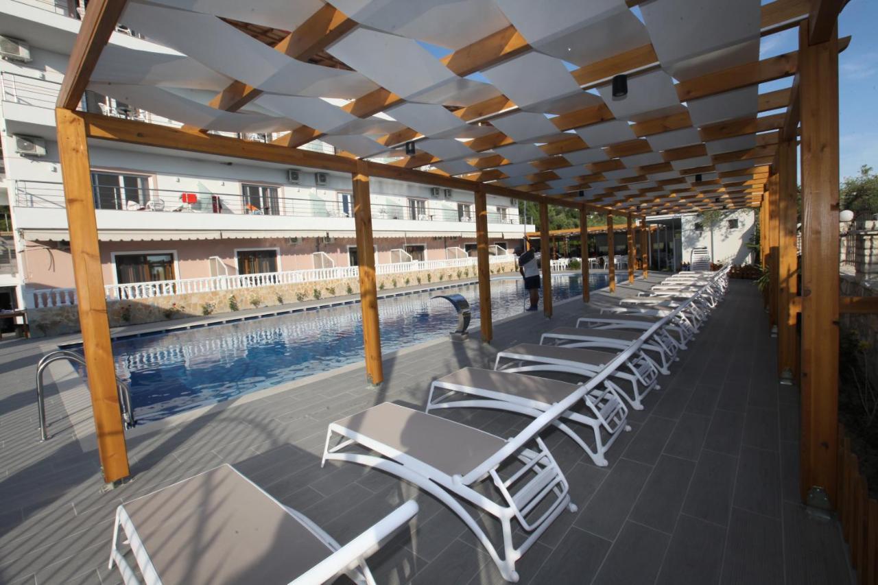Hotel Riviera Borsh Exterior foto